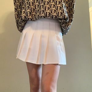 White pleated tennis skirt